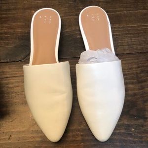 Brand new never worn white Mules size 7 1/2